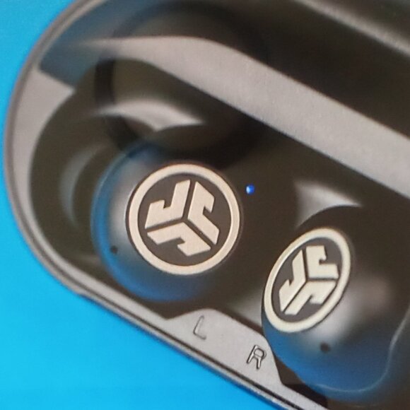 JLAB JBUDS AIR PRO ALL-AROUND TRUE WIRELESS EARBUDS WITH BLUETOOTH MULTIPOINT - Picture 11 of 13